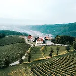 Tri Lucke & Restaurant *