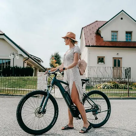 Tri Lucke & Restaurant Otel