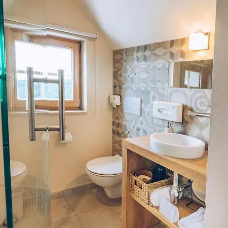 Tri Lucke & Restaurant Otel Krško