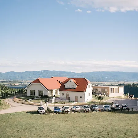 Tri Lucke & Restaurant Krško