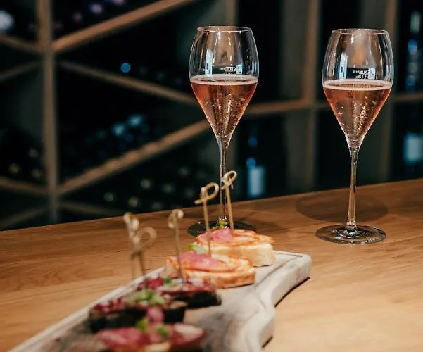 Tri Lucke & Restaurant Krško