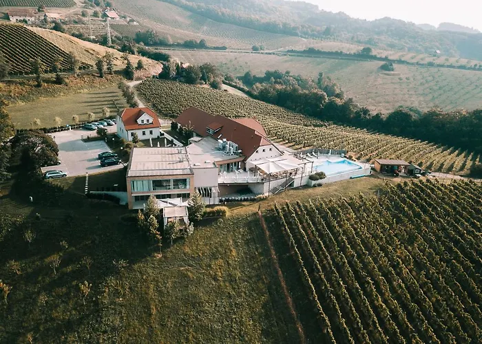 Tri Lucke & Restaurant *