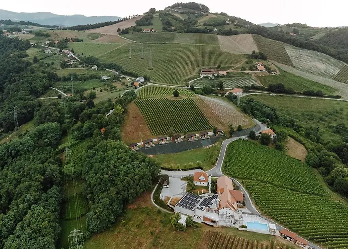 Tri Lucke & Restaurant Hotel *