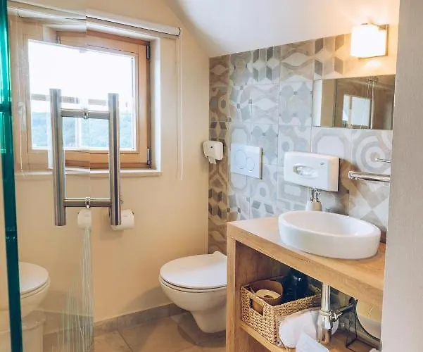 Tri Lucke & Restaurant Hotel Krško