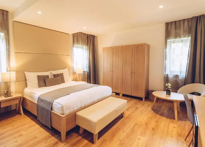 Tri Lucke & Restaurant *