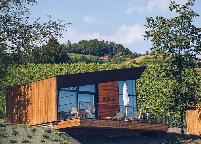 Tri Lucke & Restaurant Krško