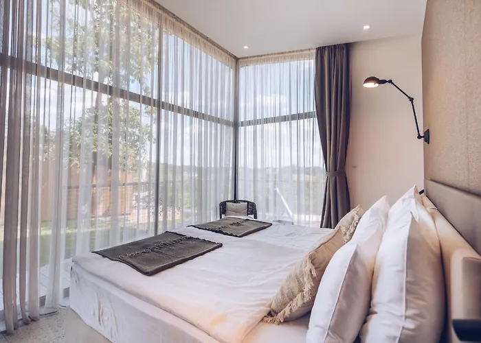 Tri Lucke & Restaurant Hotel *